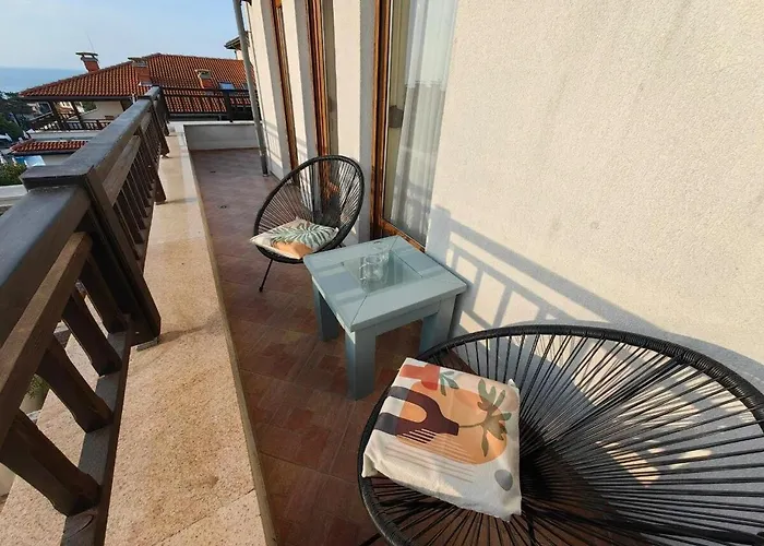 Sea View And Bŭnzarito